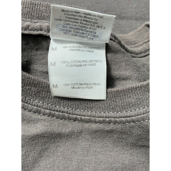 Buc-ee's Gas Station Men's T-Shirt Gray with Texas Flag & Beaver Logo M - Picture 5 of 5